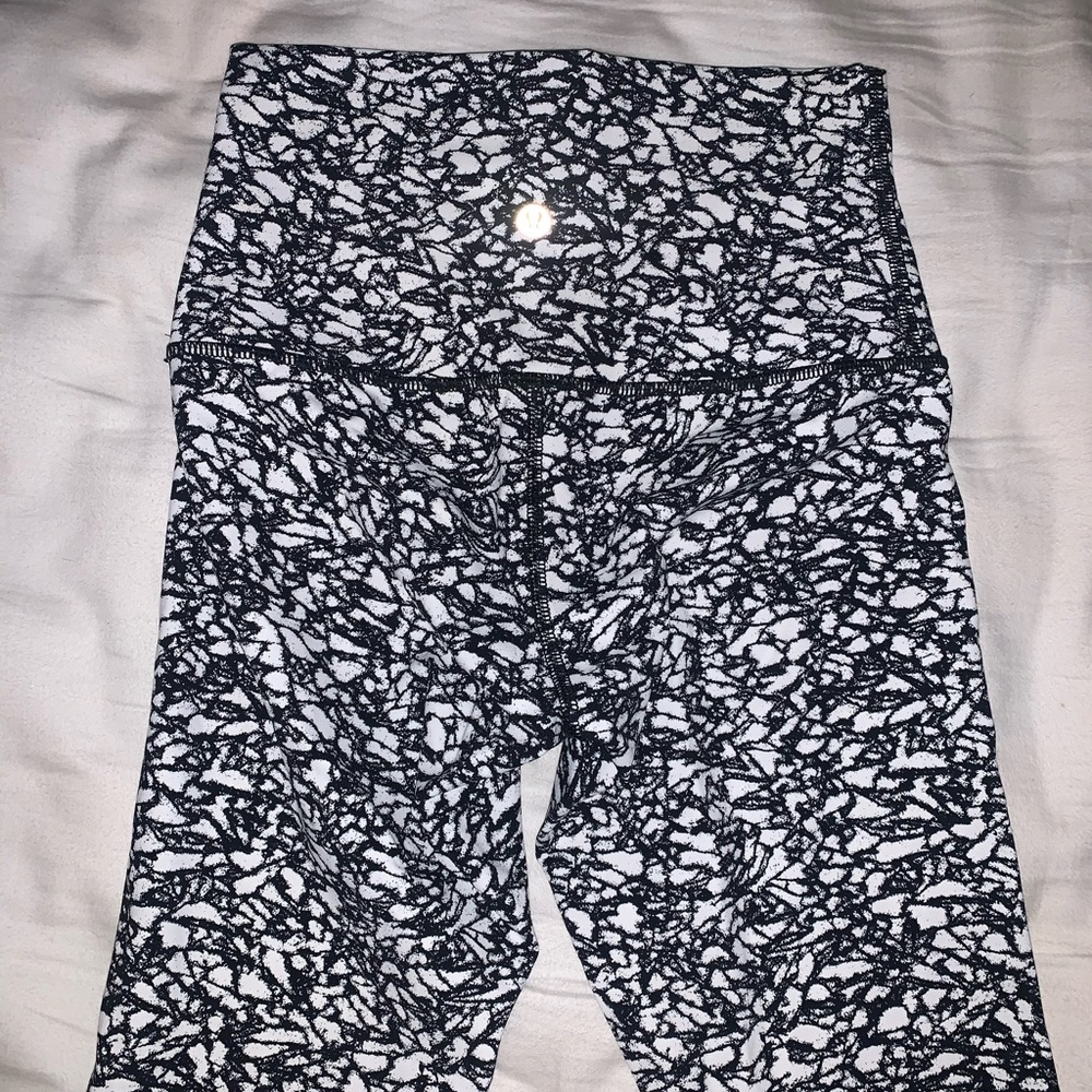 BRAND NEW Lulu Lemon Cropped leggings